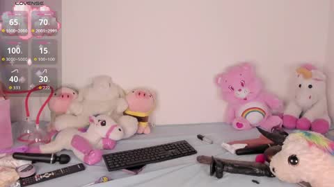 yunahott_ online show from April 12, 7:55 am