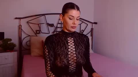 I V Y   online show from February 17, 8:30 pm