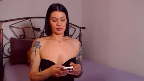 I V Y   online show from April 2, 7:55 pm