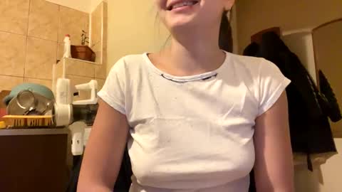 yzza_suave online show from November 14, 10:10 pm