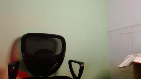 Zahi ... wants to play with everyone...yessss online show from April 14, 11:38 pm