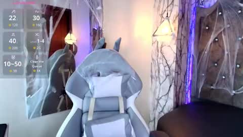   online show from October 25, 7:54 pm