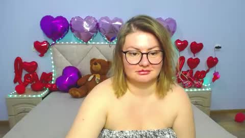 zannadreil online show from February 28, 1:26 am