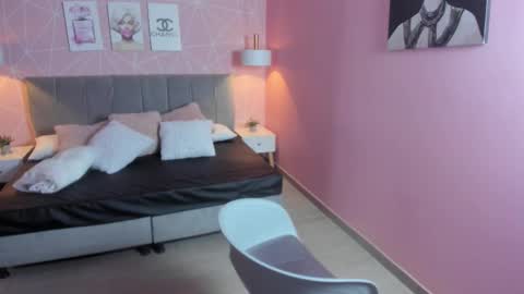 Zara Sweet  online show from January 14, 12:32 pm