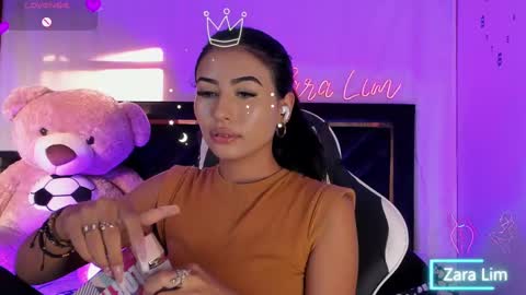 Zara Lim  online show from September 13, 10:29 pm