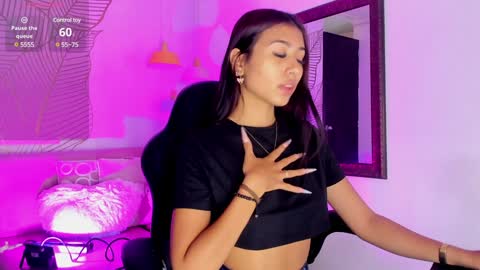 Zara Lim  online show from December 9, 12:19 pm