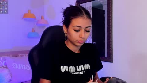 Zara Lim  online show from December 10, 12:16 pm