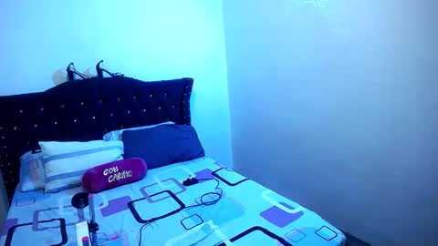 zaraluxx online show from January 18, 6:10 am