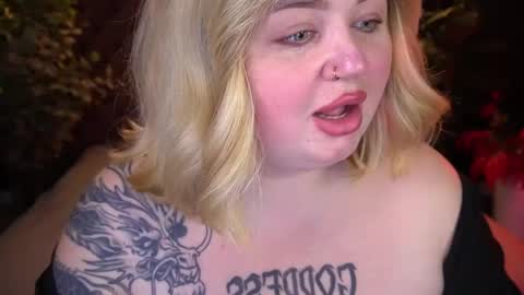 Lola online show from May 3, 9:29 pm