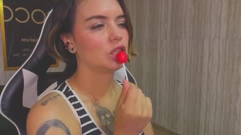 Isabella online show from February 2, 1:32 pm