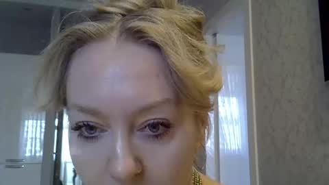 Zarina Swift online show from February 13, 4:36 am