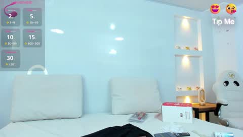 Zenda Evans online show from February 7, 3:55 am