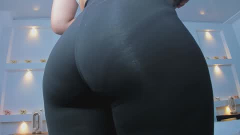 Zenda Evans online show from March 21, 5:01 am