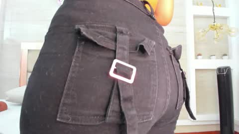 Zenda Evans online show from February 19, 4:23 am