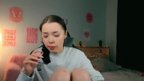 Lara online show from February 15, 7:13 pm