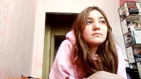 zeniabrossoit online show from March 25, 7:22 am