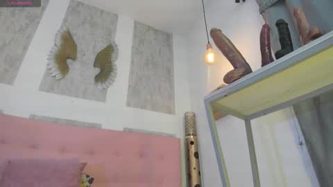 ZHAMIRA  ANDRES online show from February 1, 9:13 pm