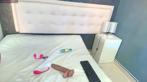 ZHAMIRA  ANDRES online show from November 13, 12:42 am