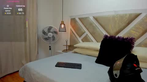 zia online show from April 4, 11:09 am