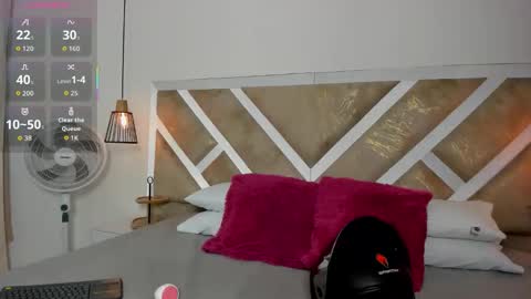 zia online show from April 13, 11:11 am