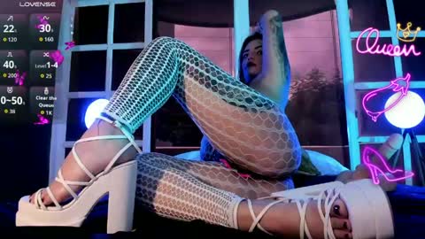 zihaadams_ online show from April 22, 9:12 pm