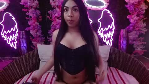 zinna_canela online show from April 20, 4:15 am