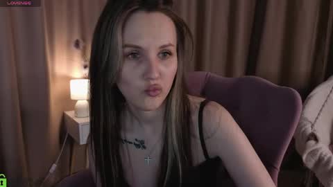 Zlata  Mon Tue Thu Fri Sun Sa GMT 3 0000pm - 0600pm  online show from May 20, 9:06 am