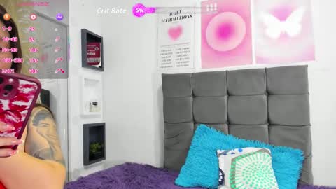 Snapshot of zoe69__ chatting on October 4, 5:46 am ZOE online show from October 4, 5:46 am