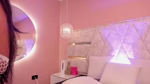 zoe_blosson online show from June 4, 2:39 am