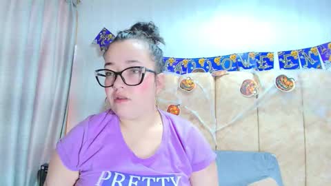 Zoe online show from November 3, 12:31 pm