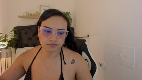 Zoe  online show from March 11, 12:06 pm