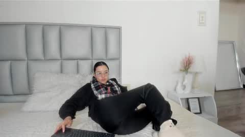 zoe_dear online show from March 15, 10:34 pm