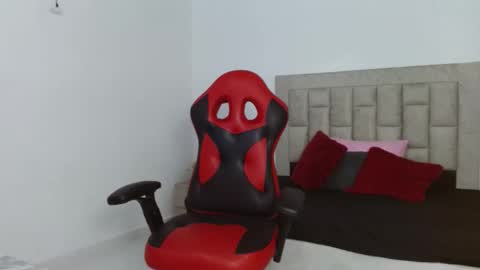 Snapshot of zoe_galli chatting on October 10, 12:04 am zoe_galli online show from October 10, 12:04 am