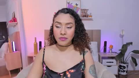 Zoe Gruber online show from January 17, 1:24 am