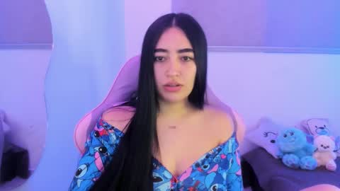 zoe_jones7 online show from February 25, 3:49 am