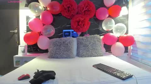 Zoe online show from February 13, 11:45 am