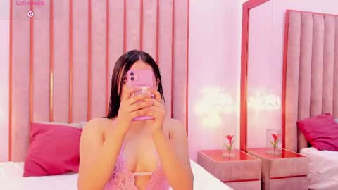 Zoe Monrow online show from August 5, 1:39 pm