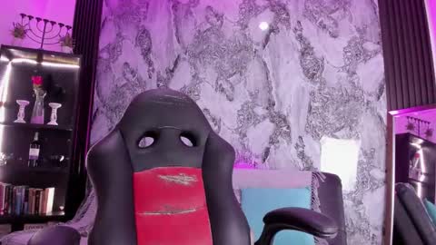 zoe_rosse00 online show from October 31, 7:51 pm