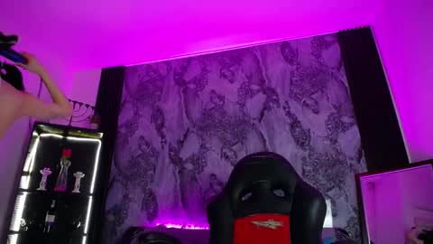 Snapshot of zoe_rosse00 chatting on October 27, 7:19 pm zoe_rosse00 online show from October 27, 7:19 pm