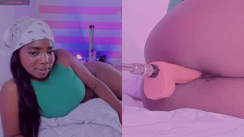 Snapshot of zoeethompson_cm chatting on February 1, 12:29 am online show from February 1, 12:29 am