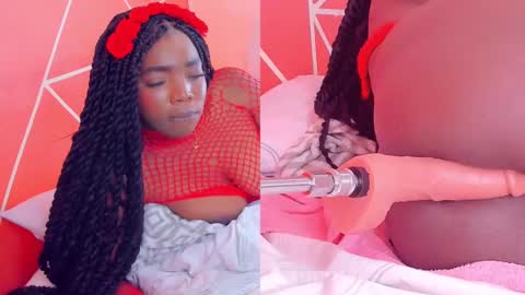 Snapshot of zoeethompson_cm chatting on February 15, 12:37 am online show from February 15, 12:37 am