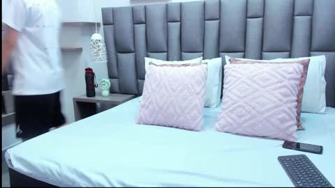 Zoe Krug online show from March 23, 12:11 pm