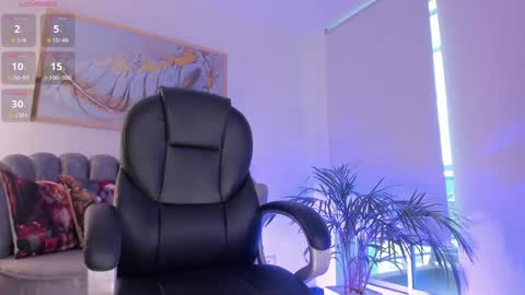 Zoe Presley  online show from December 15, 10:37 pm