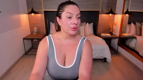 ZOE online show from February 8, 6:00 pm