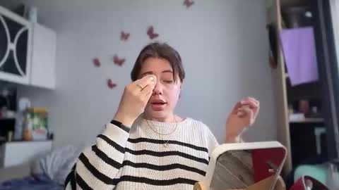 Melani online show from March 29, 1:10 pm