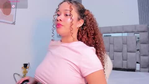 Zuly  online show from November 5, 2:55 pm