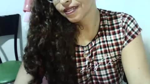 Snapshot of zusanahot chatting on February 10, 3:57 am zusanahot online show from February 10, 3:57 am