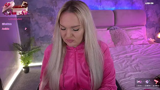 MissyMartinez online show from October 3, 7:13 am