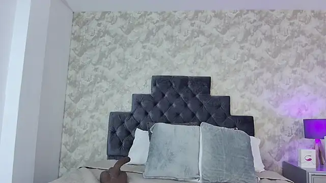 elizabeth coleman online show from March 20, 10:25 pm