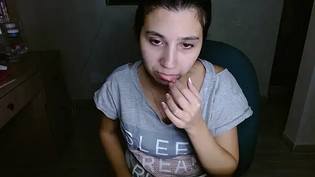 mia  lopez  online show from June 30, 4:12 am